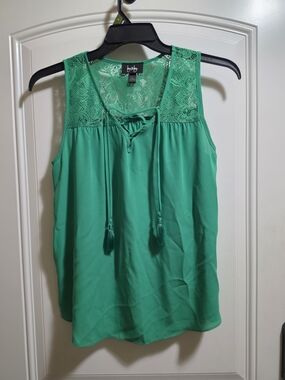 by & by Green Lace Yoke Tassel Camisole